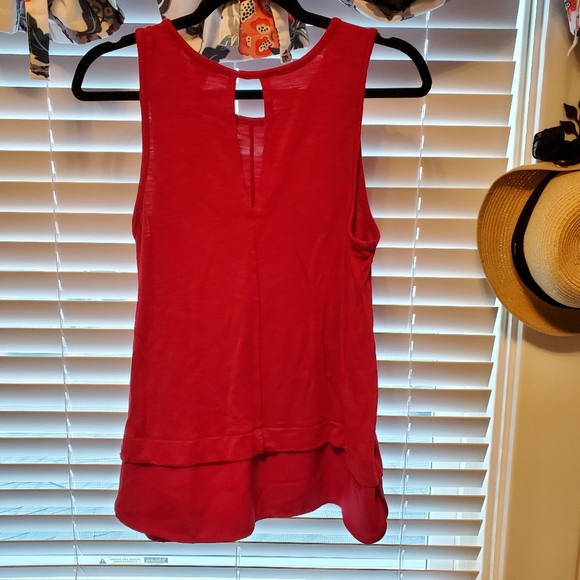 Women's J Crew sleeveless maroon top. size M - Picture 2 of 3